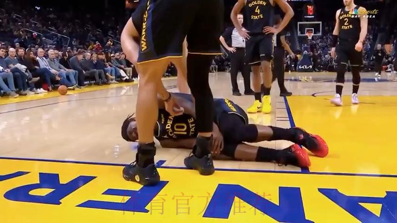 巴特勒受伤时还跟希尔德笑骂:闭上你的臭嘴!唉我的膝盖…… 巴特勒受伤时还跟希尔德笑骂:闭上你的臭嘴!唉我的膝盖……