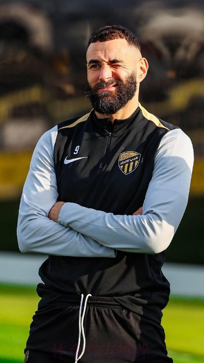 阿拉巴:本泽马表现不可思议 曼城一大优势是教练